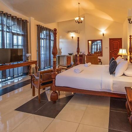 Hotel Ceylon Breeze Kandy Esterno foto