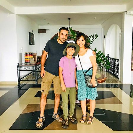 Hotel Ceylon Breeze Kandy Esterno foto
