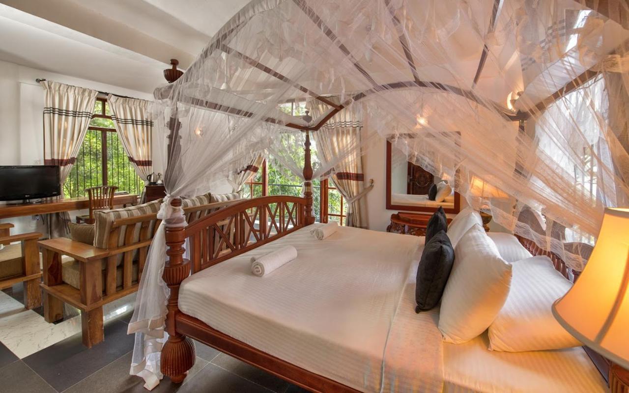 Hotel Ceylon Breeze Kandy Esterno foto