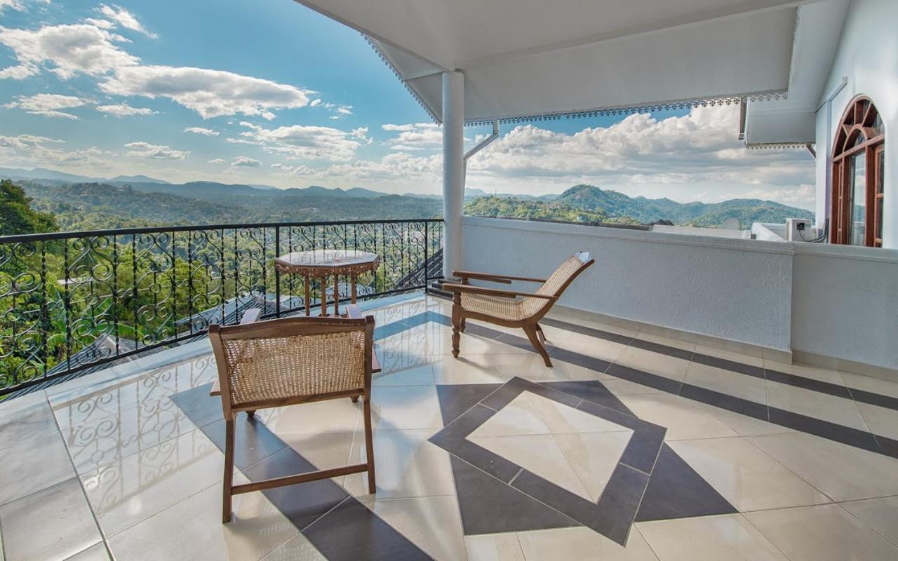 Hotel Ceylon Breeze Kandy Esterno foto
