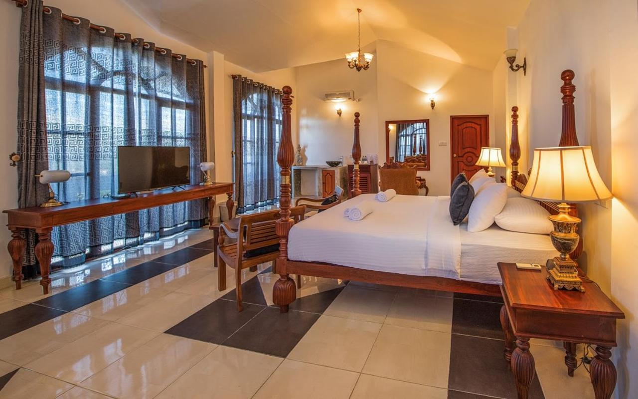Hotel Ceylon Breeze Kandy Esterno foto