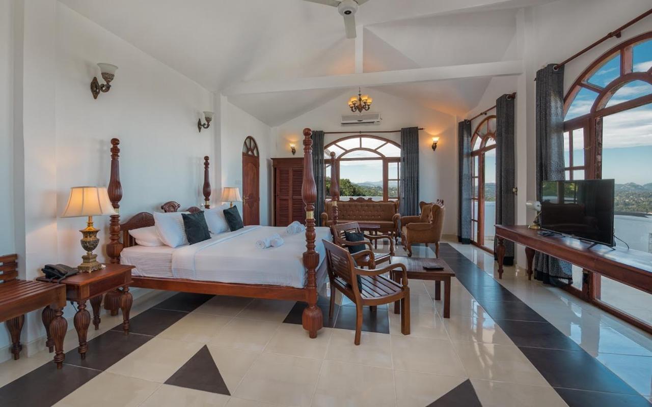 Hotel Ceylon Breeze Kandy Esterno foto