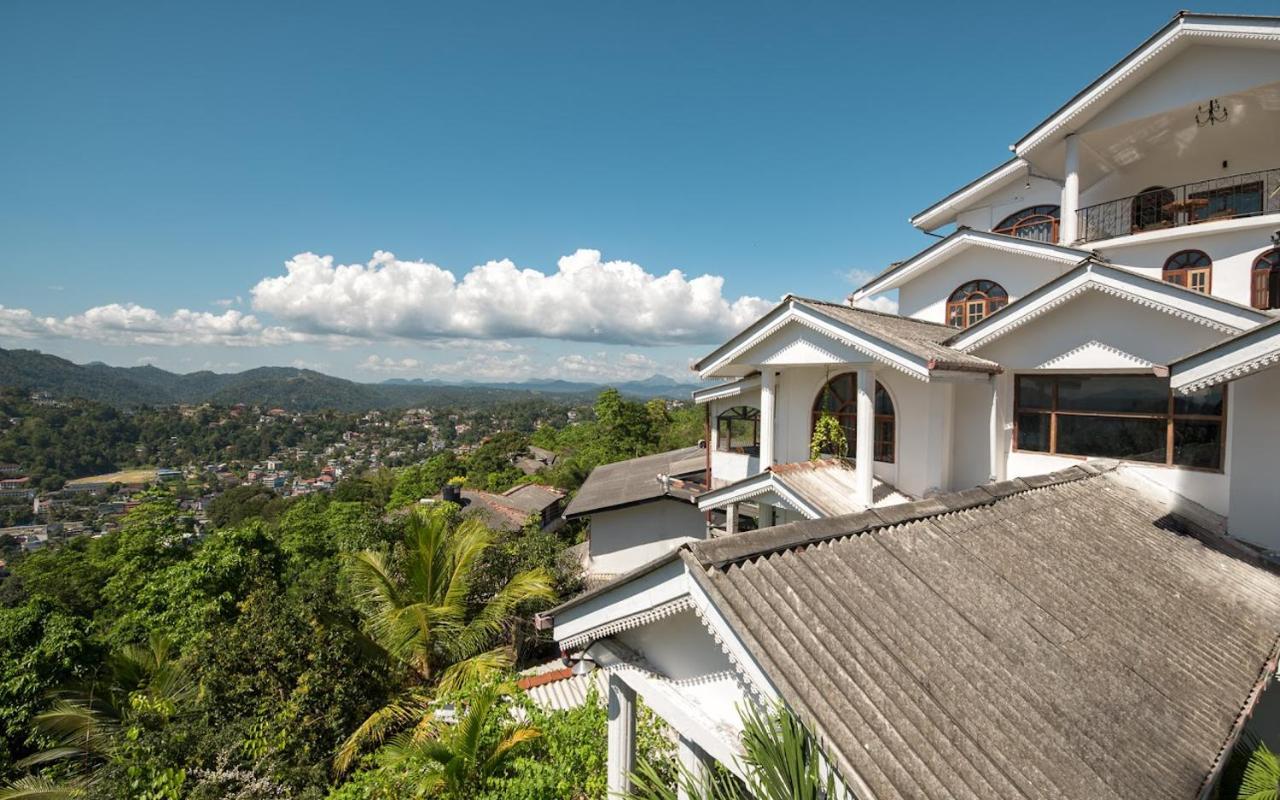 Hotel Ceylon Breeze Kandy Esterno foto