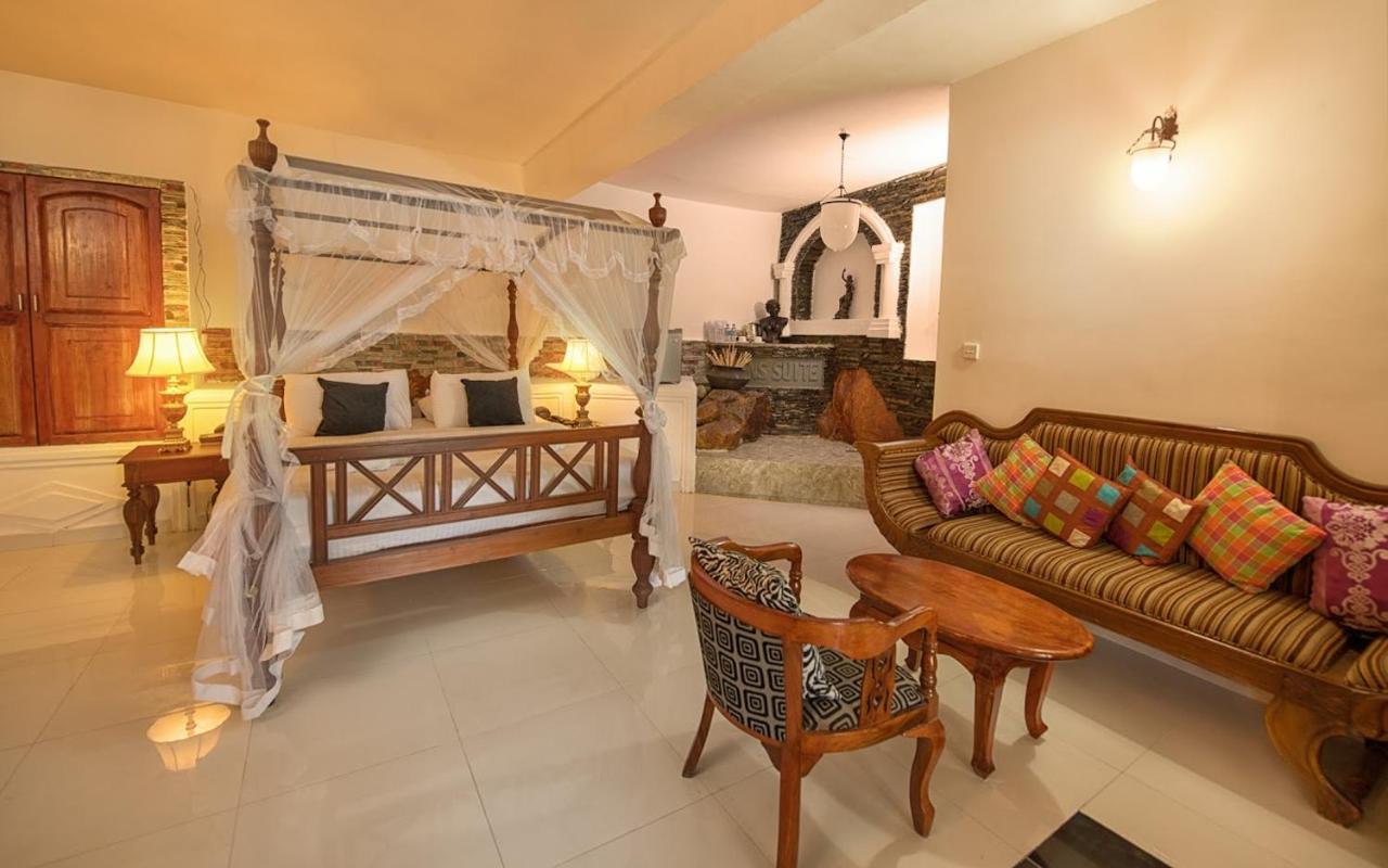 Hotel Ceylon Breeze Kandy Esterno foto