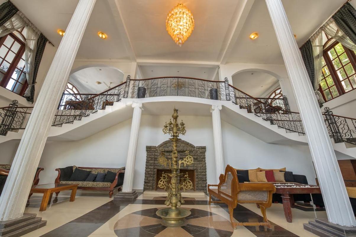 Hotel Ceylon Breeze Kandy Esterno foto