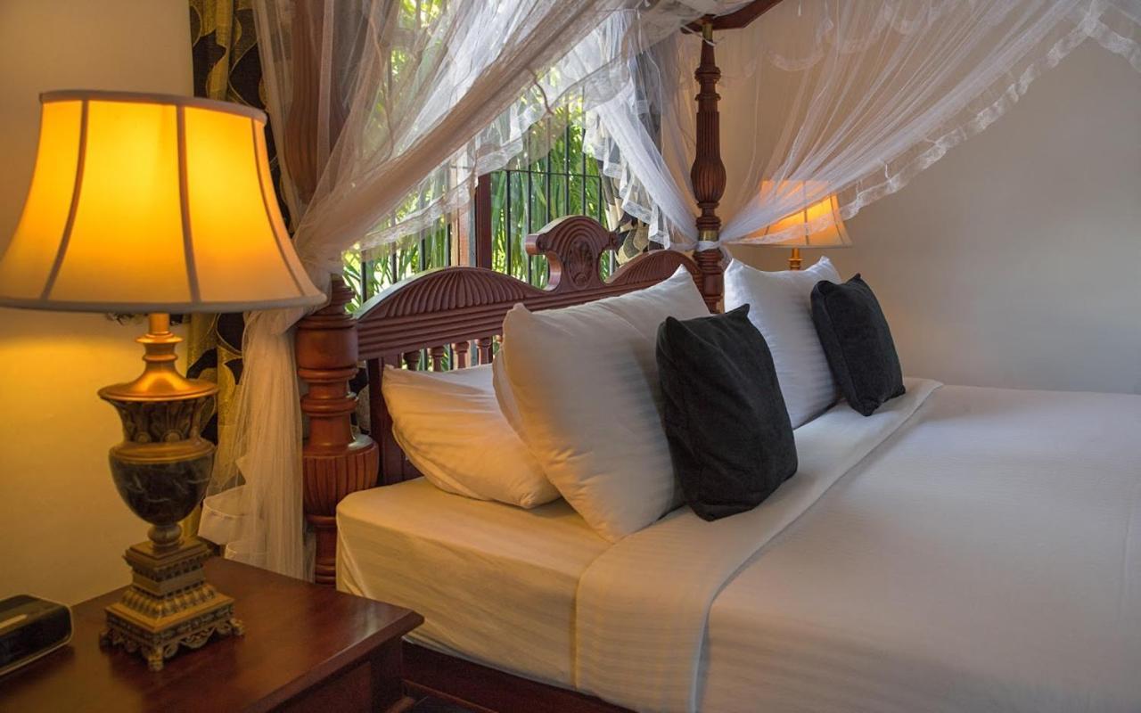 Hotel Ceylon Breeze Kandy Esterno foto