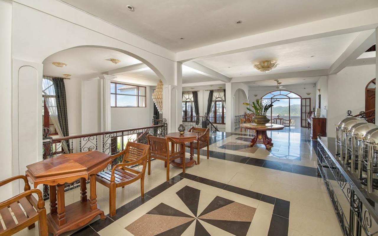 Hotel Ceylon Breeze Kandy Esterno foto