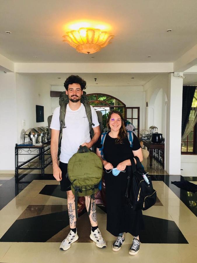 Hotel Ceylon Breeze Kandy Esterno foto