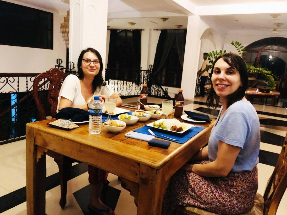 Hotel Ceylon Breeze Kandy Esterno foto