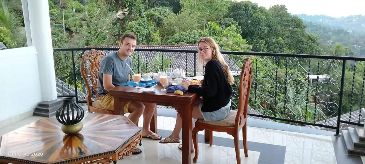 Hotel Ceylon Breeze Kandy Esterno foto